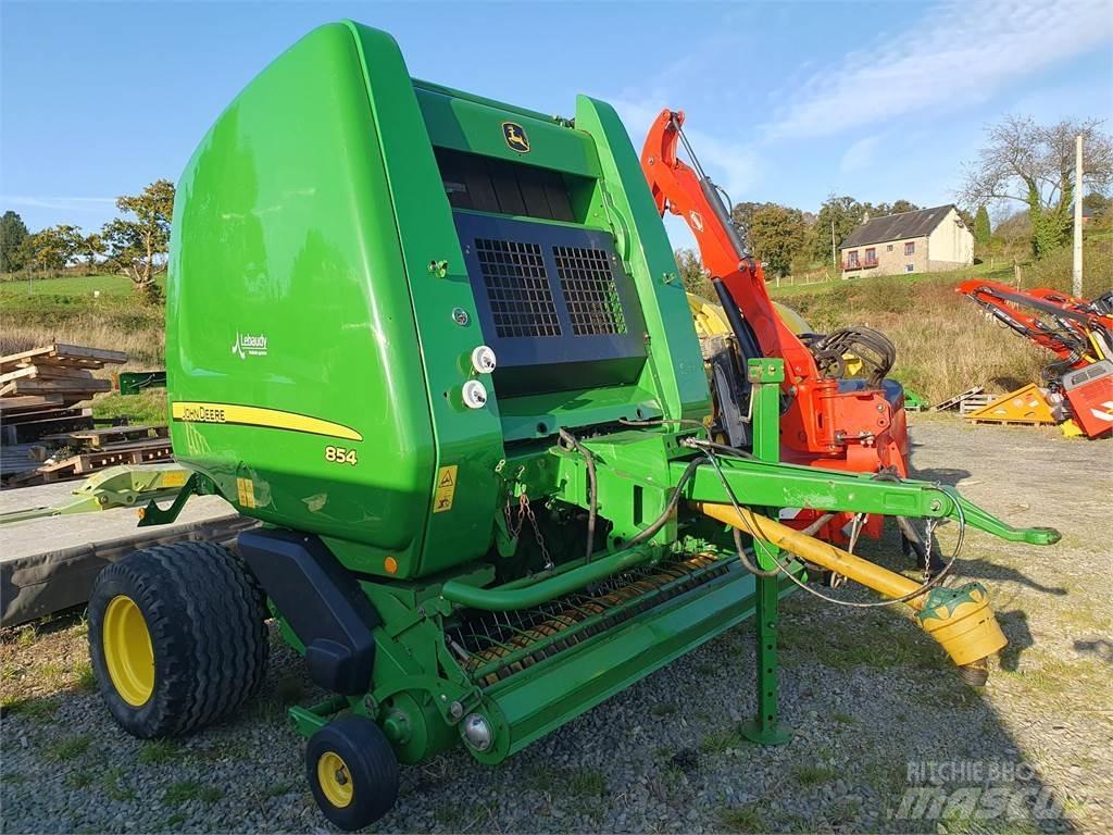 John Deere 854 Рулонные пресс-подборщики