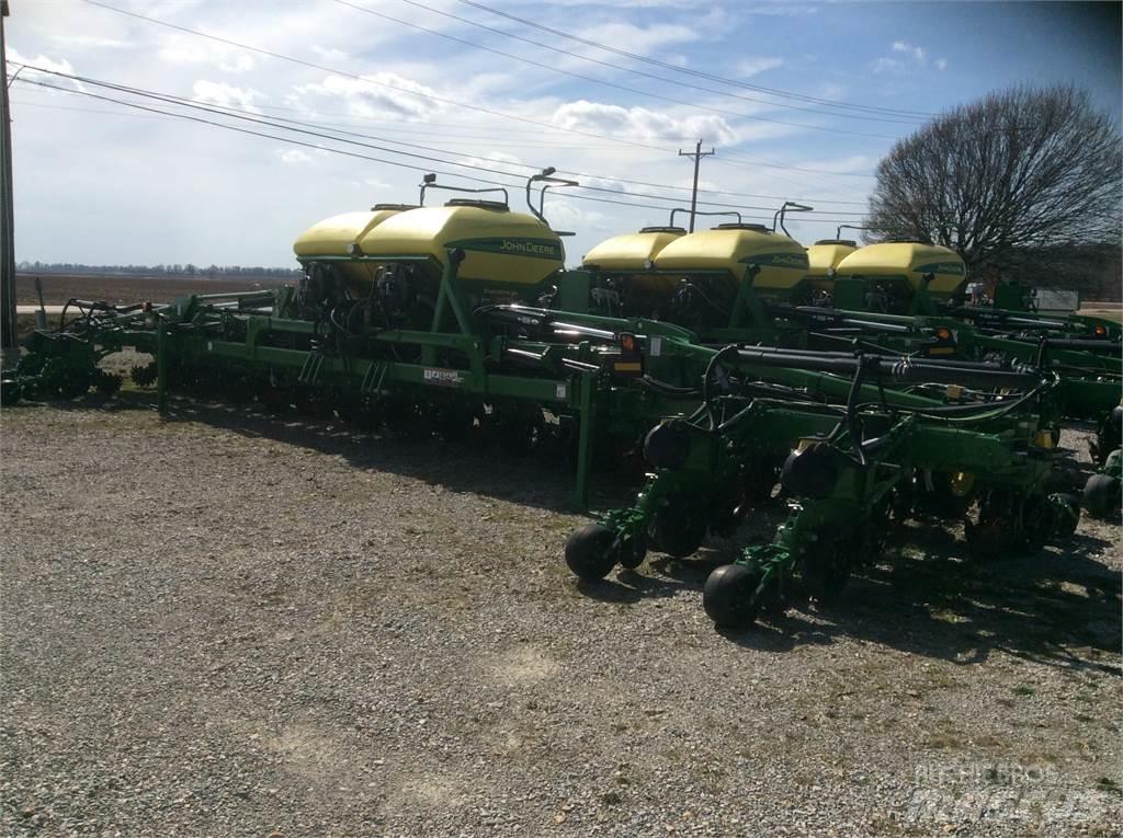 John Deere DR18 Сажалки