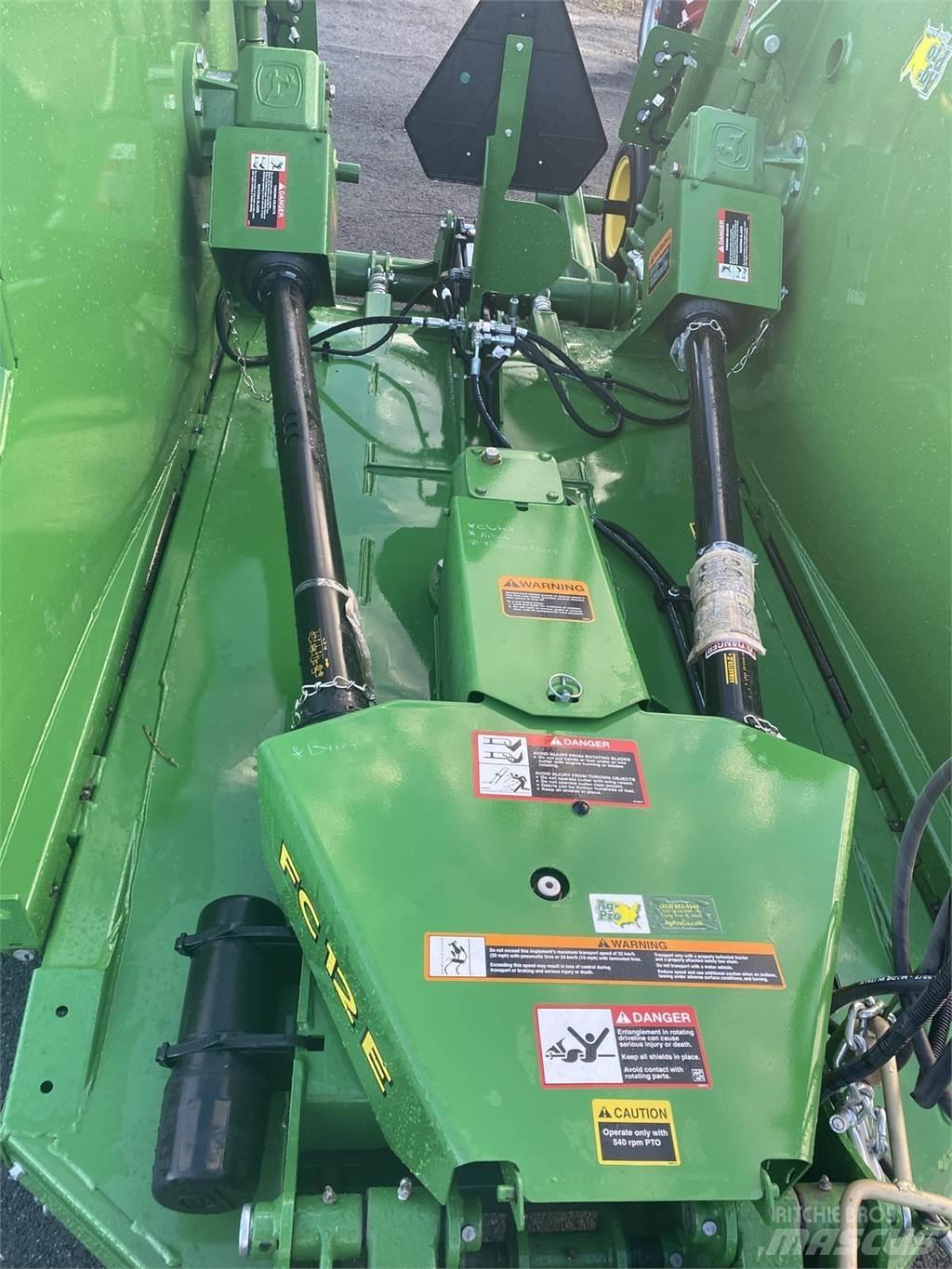John Deere FC12E Измельчители тюков