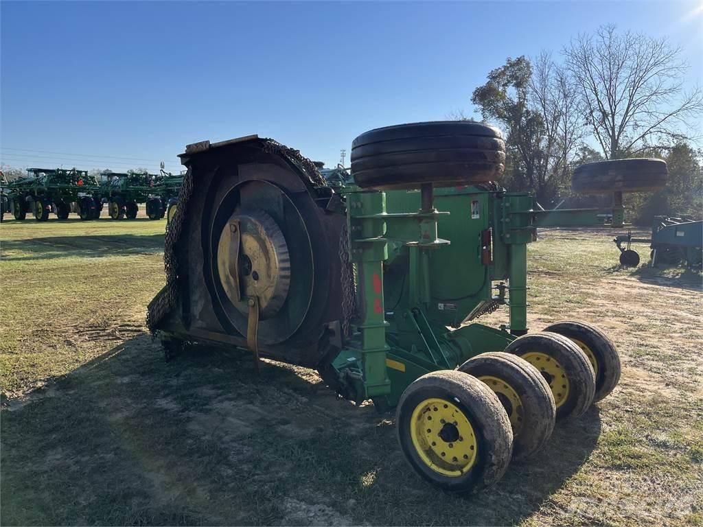 John Deere R15 Измельчители тюков