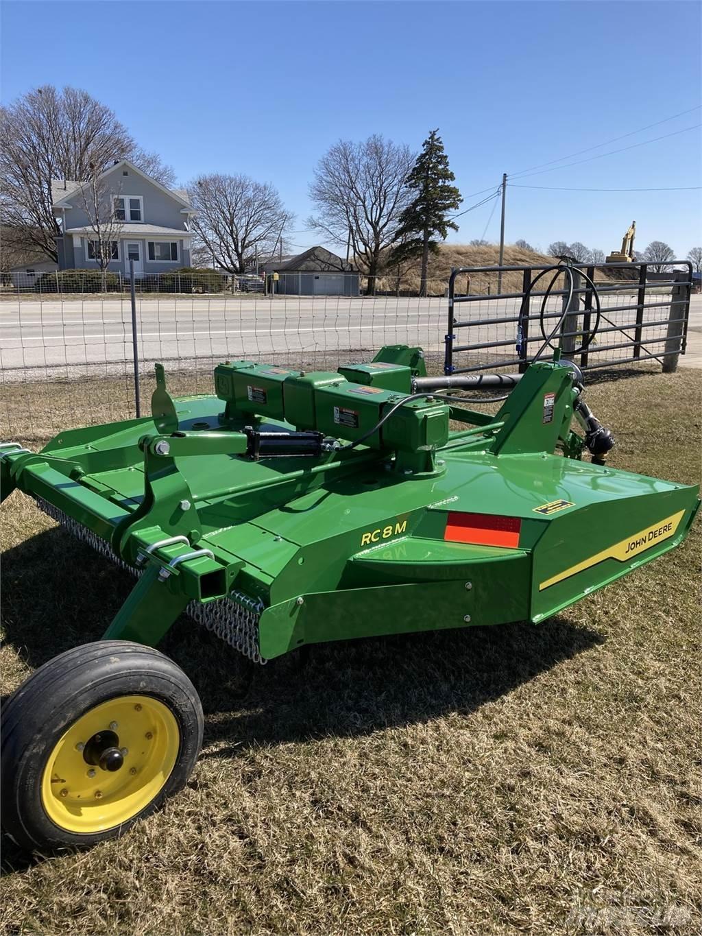 John Deere RC8M Измельчители тюков