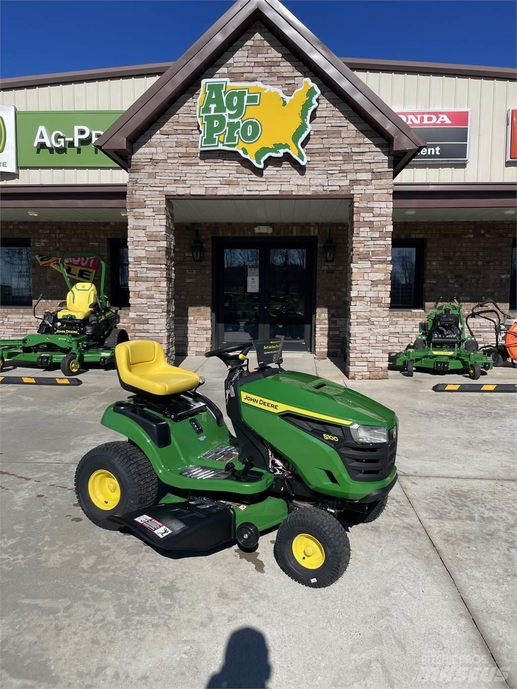 John Deere S100 Самоходные газонокосилки
