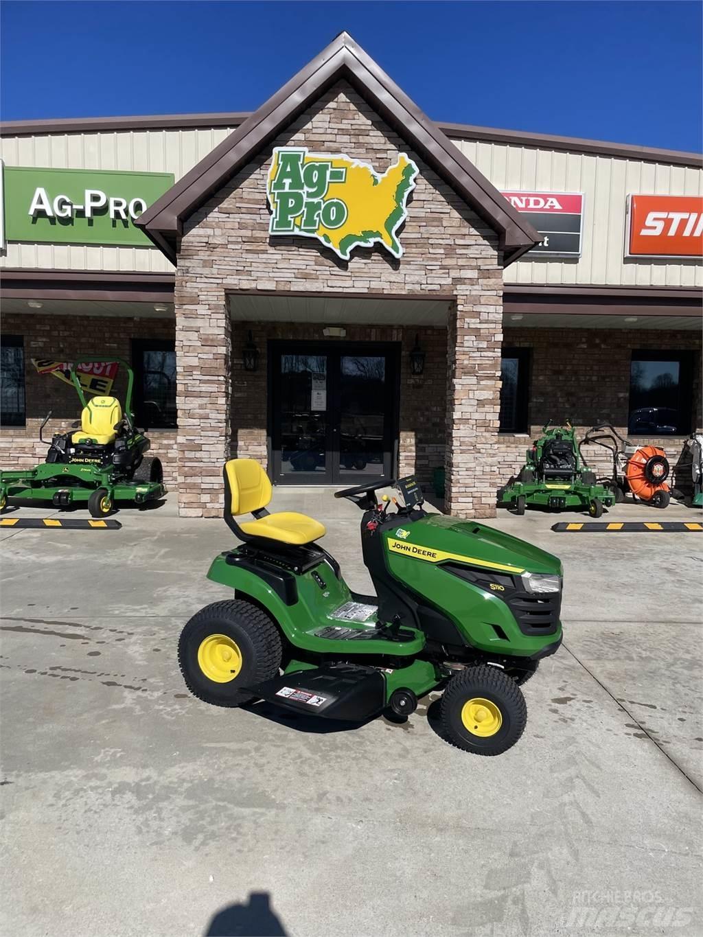 John Deere S110 Самоходные газонокосилки