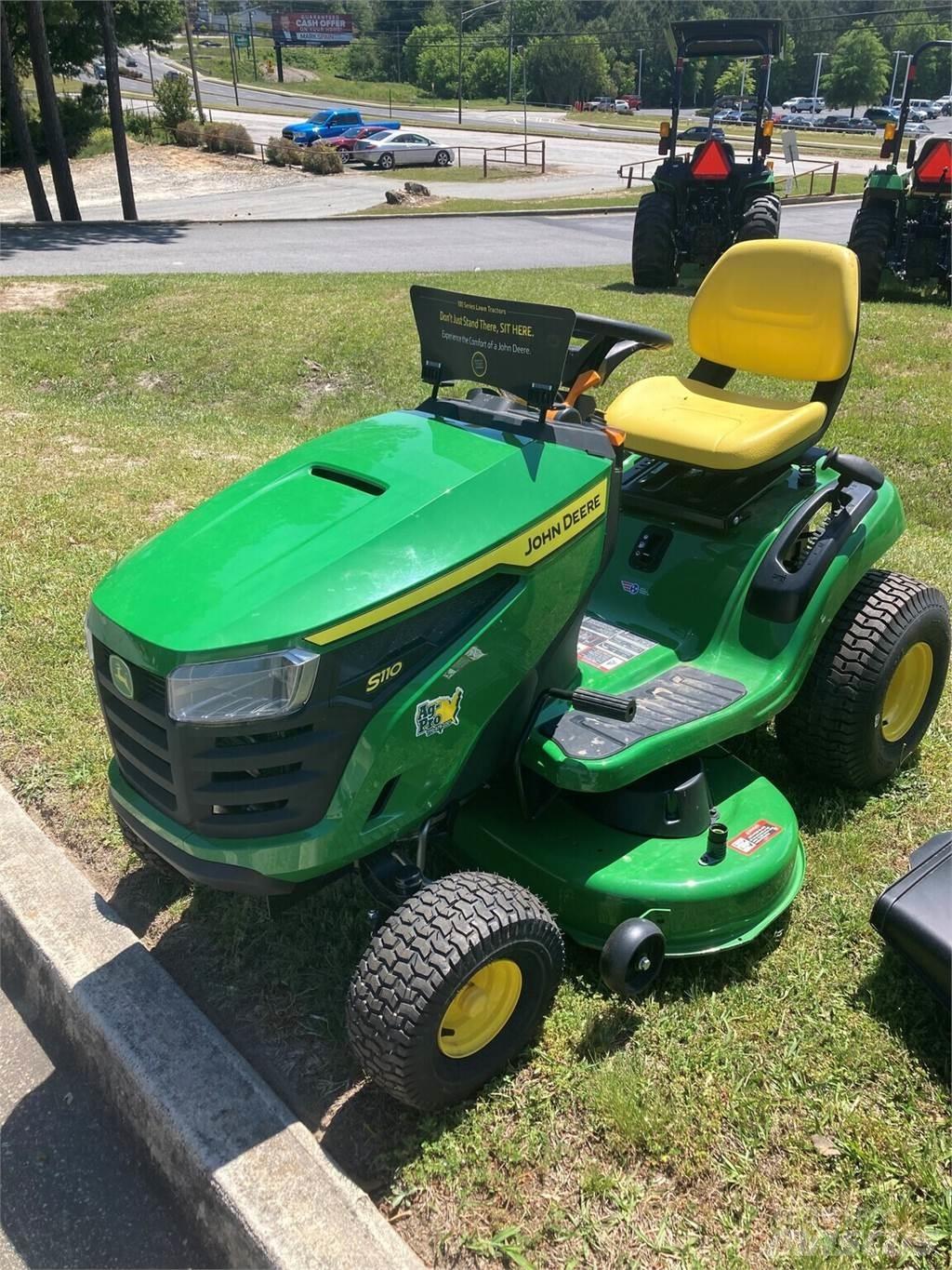 John Deere S110 Самоходные газонокосилки