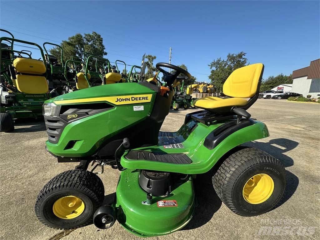 John Deere S110 Самоходные газонокосилки