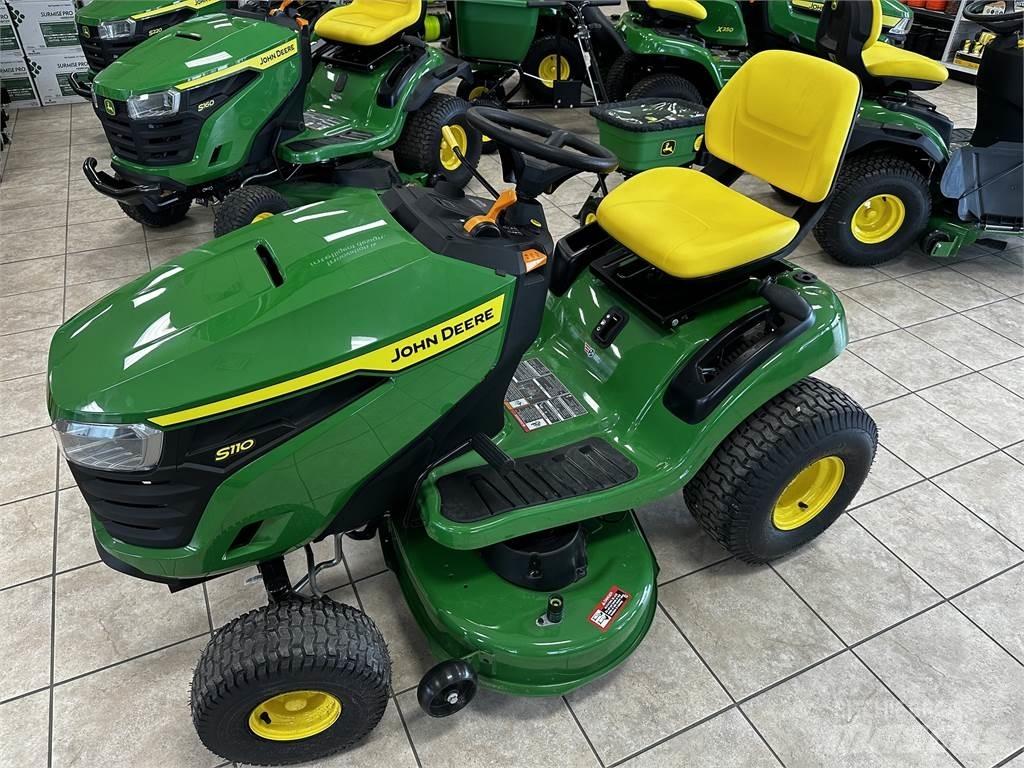 John Deere S110 Самоходные газонокосилки