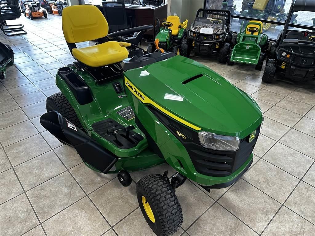 John Deere S110 Самоходные газонокосилки