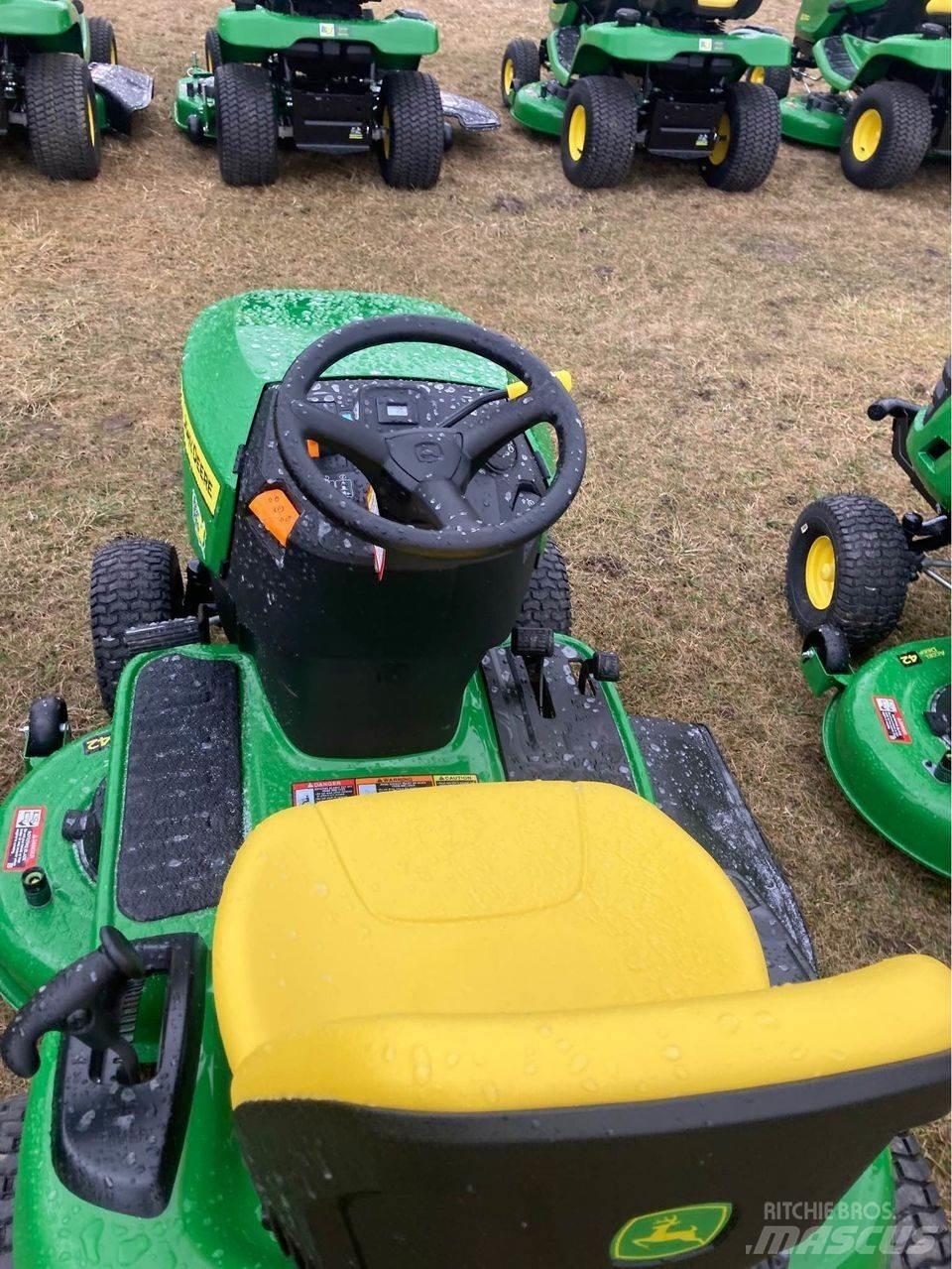 John Deere s120 Самоходные газонокосилки