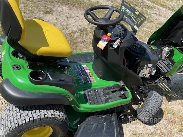 John Deere S130 Самоходные газонокосилки