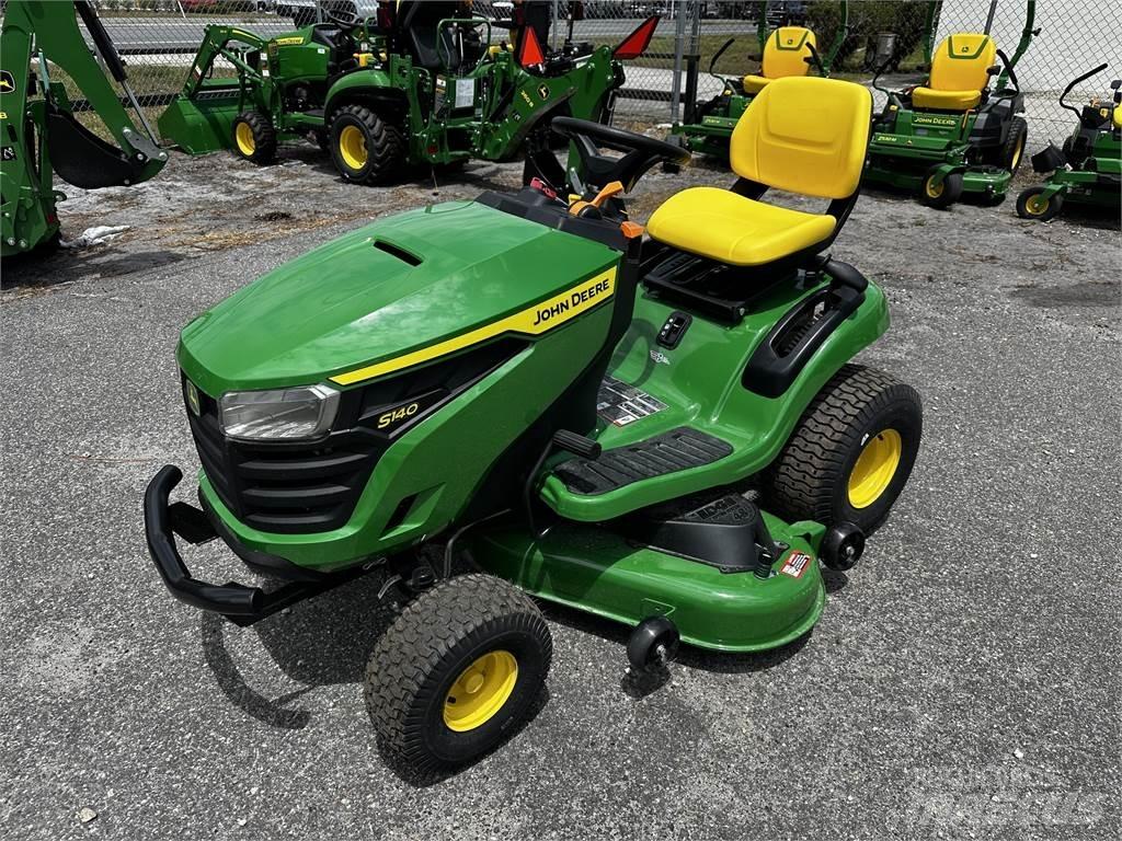 John Deere S140 Самоходные газонокосилки