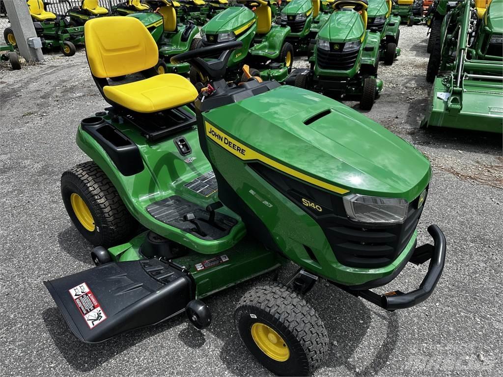 John Deere S140 Самоходные газонокосилки