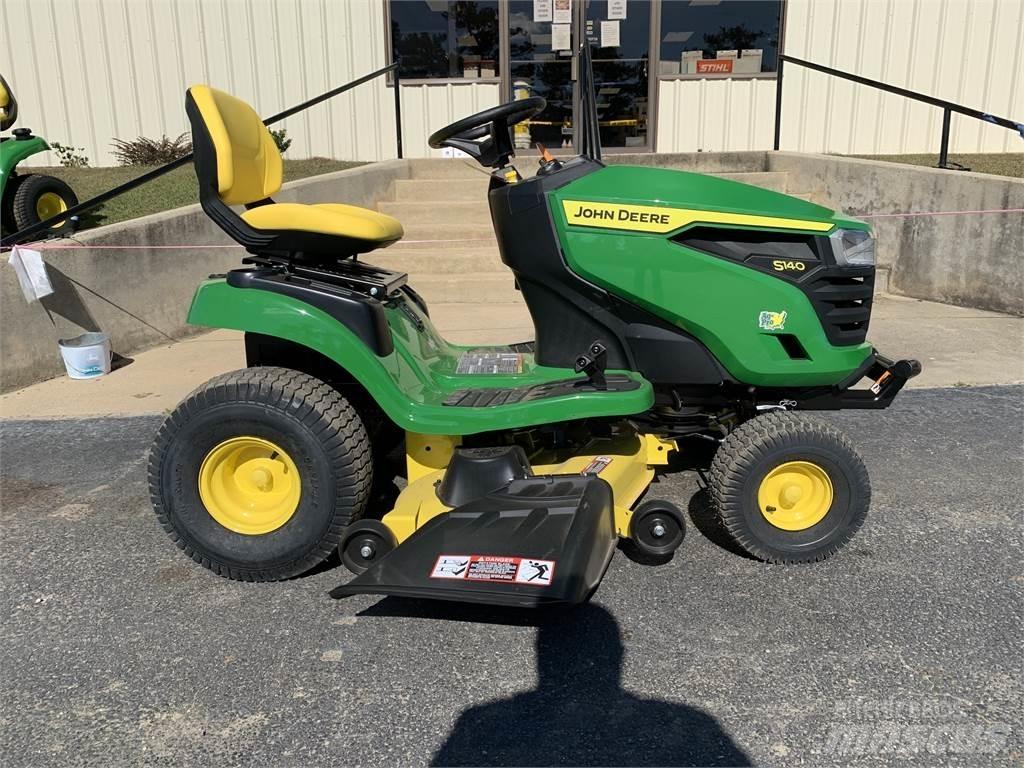 John Deere S140 Самоходные газонокосилки