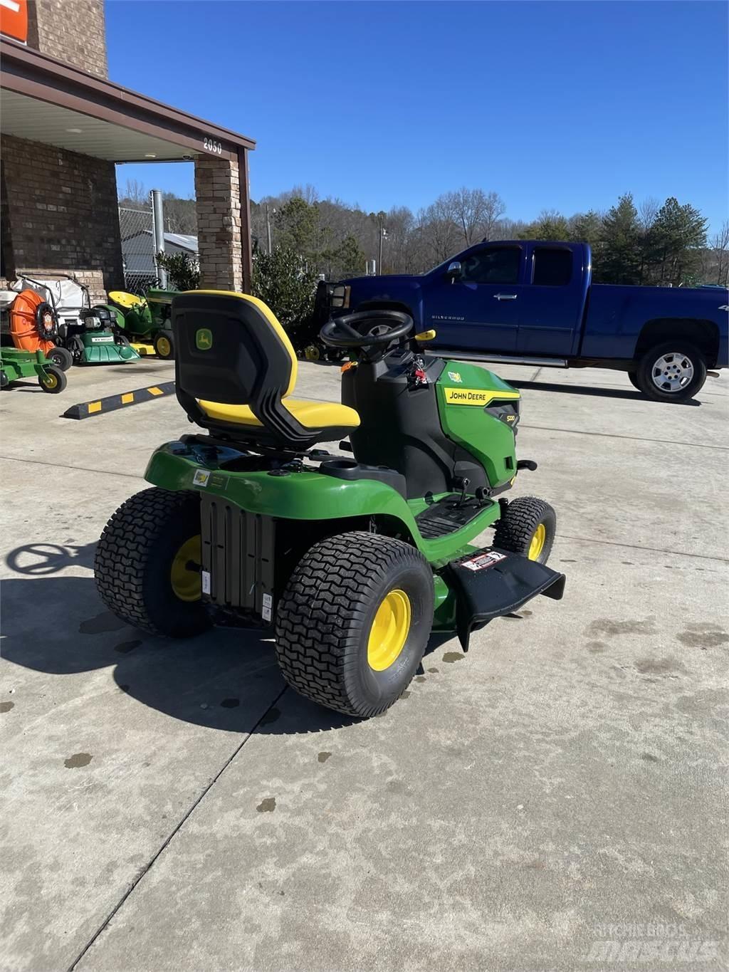 John Deere S220 Самоходные газонокосилки