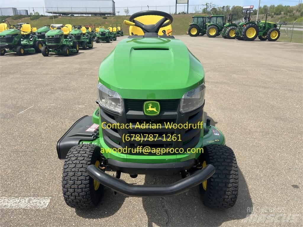 John Deere S220 Самоходные газонокосилки