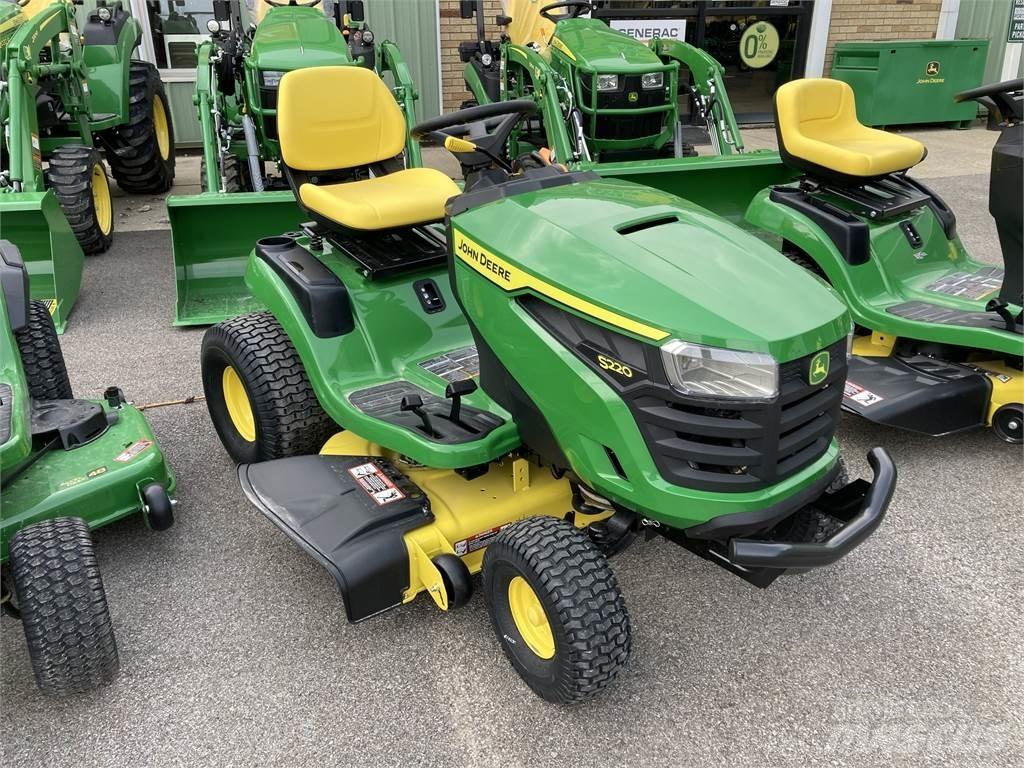 John Deere S220 Коммунальные тракторы