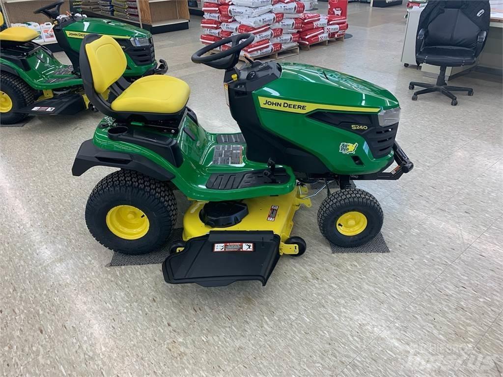John Deere S240 Коммунальные тракторы