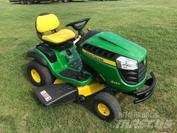 John Deere S240 Коммунальные тракторы