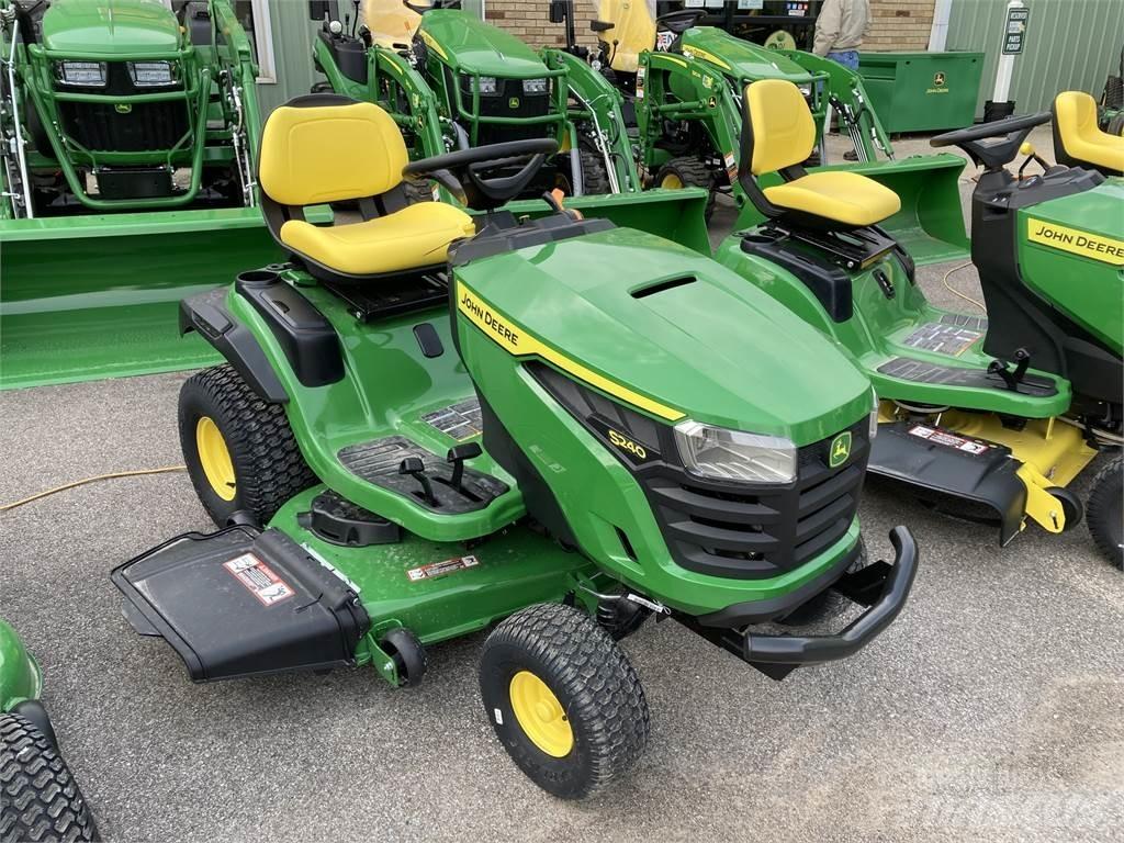 John Deere S240 Коммунальные тракторы