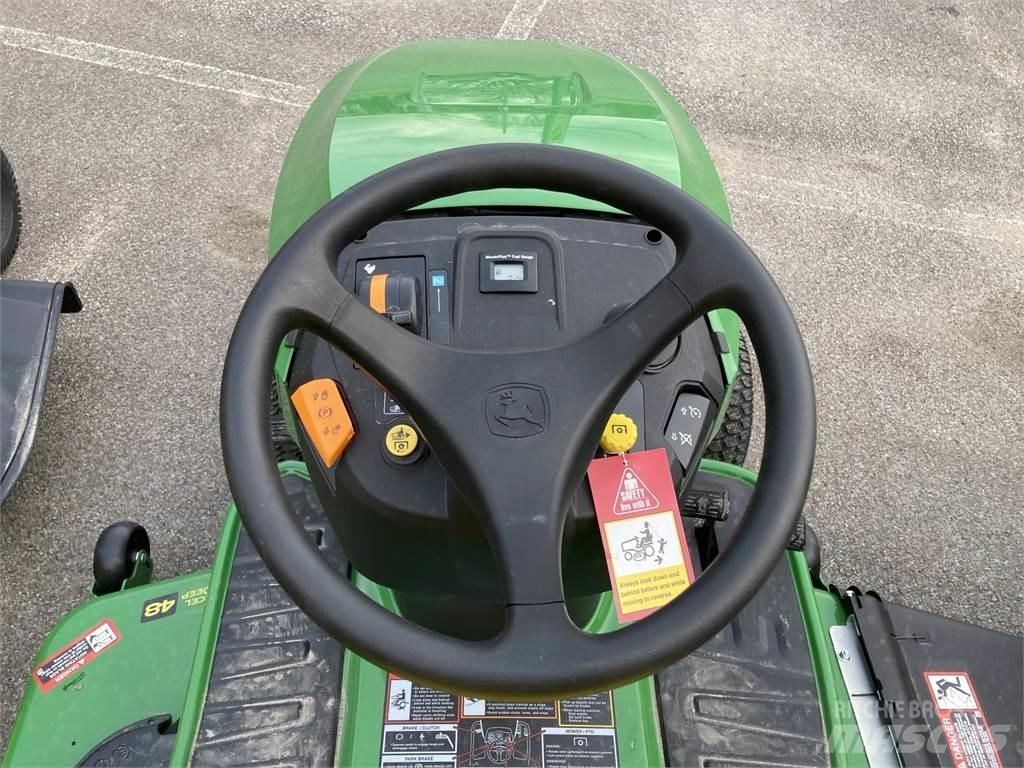 John Deere S240 Коммунальные тракторы