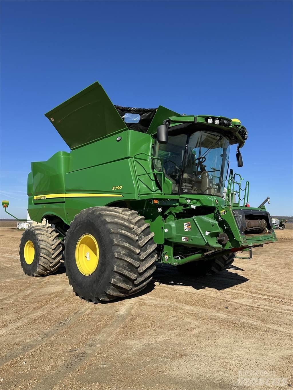 John Deere S790 Зерноуборочные комбайны