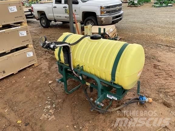 John Deere VN Прицепные опрыскиватели
