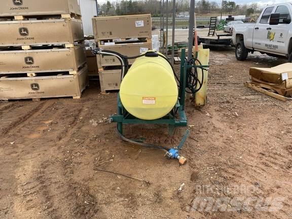 John Deere VN Прицепные опрыскиватели
