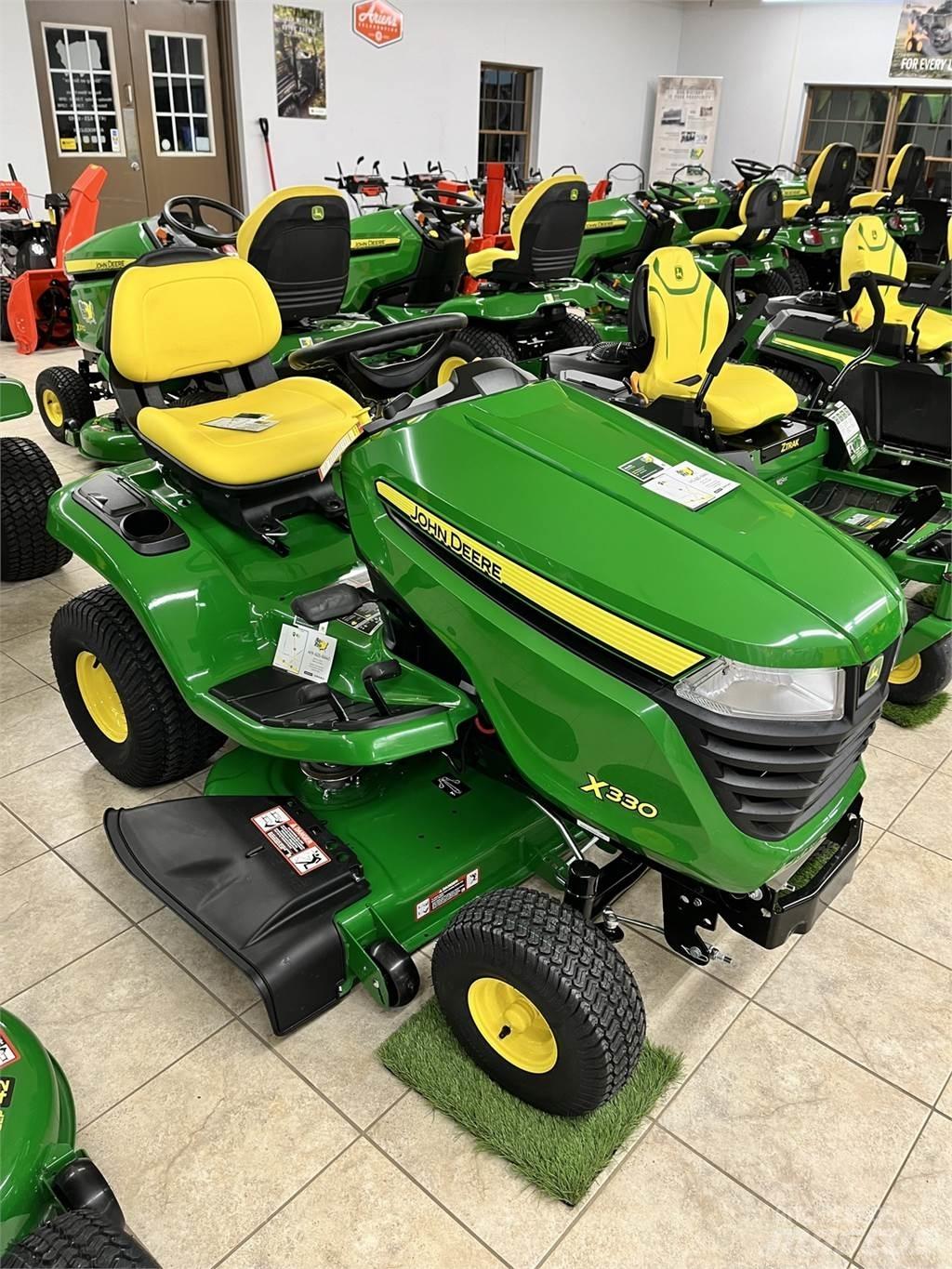 John Deere X330 Коммунальные тракторы