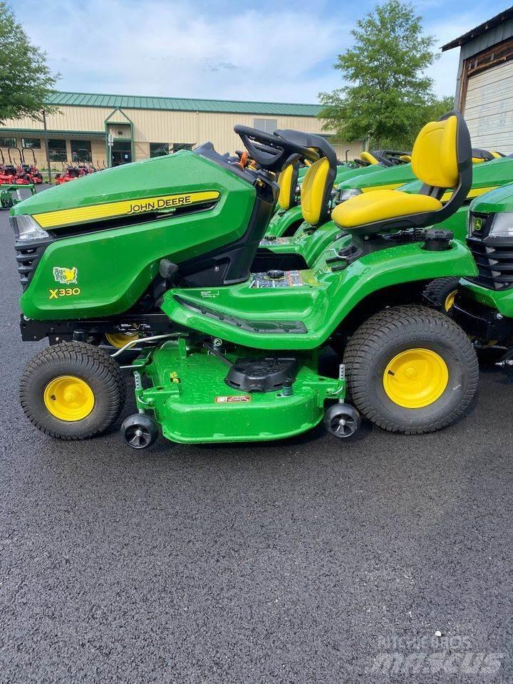 John Deere X330 Коммунальные тракторы