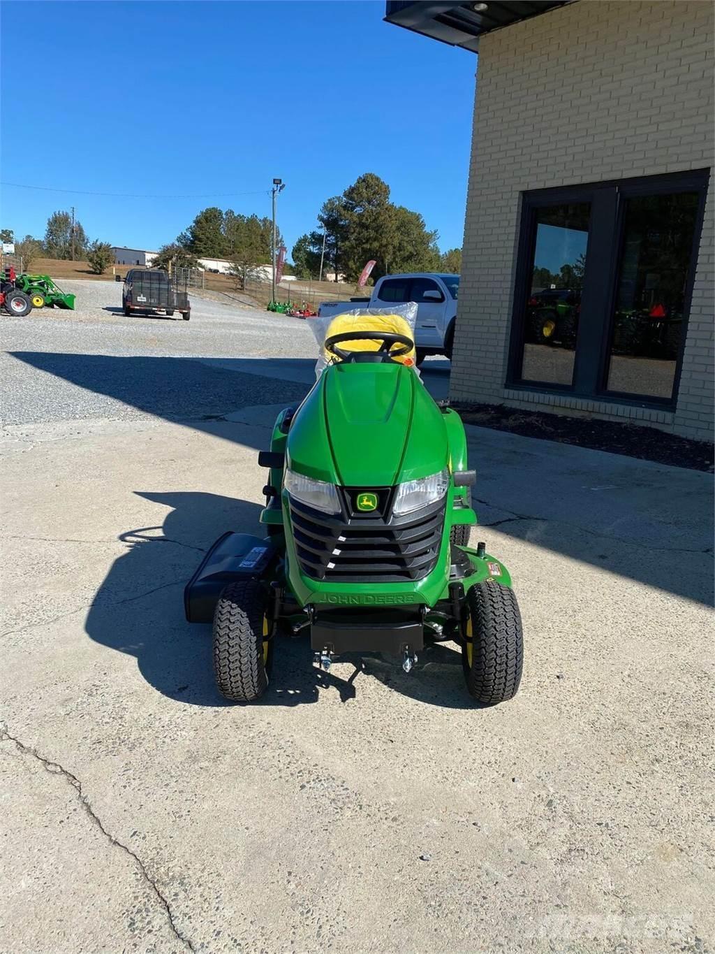 John Deere X330 Коммунальные тракторы