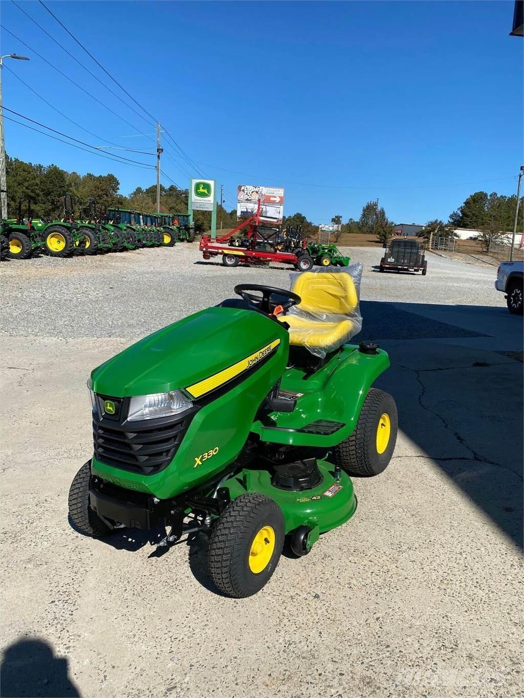 John Deere X330 Коммунальные тракторы