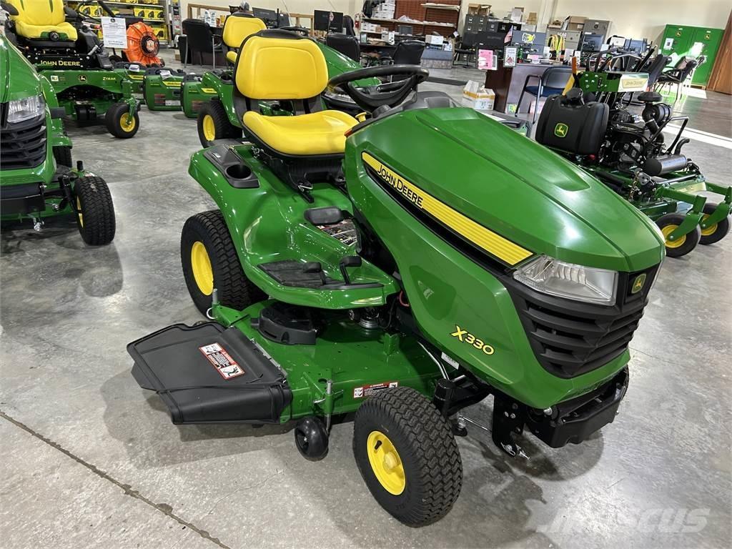 John Deere X330 Коммунальные тракторы