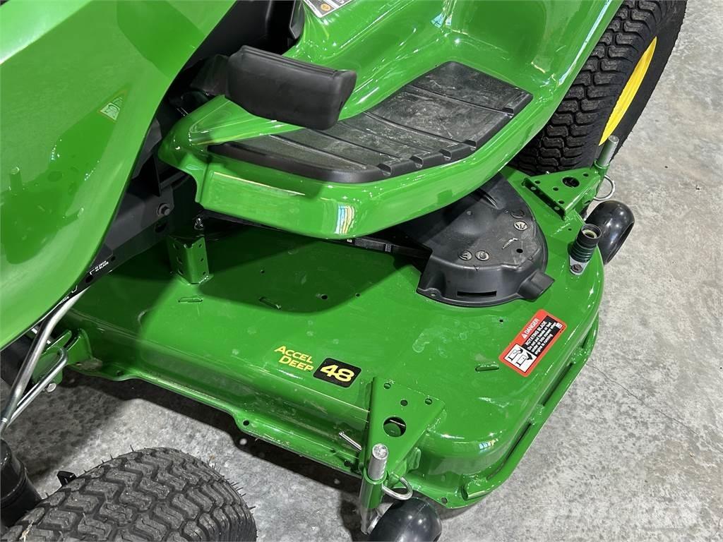 John Deere X330 Коммунальные тракторы