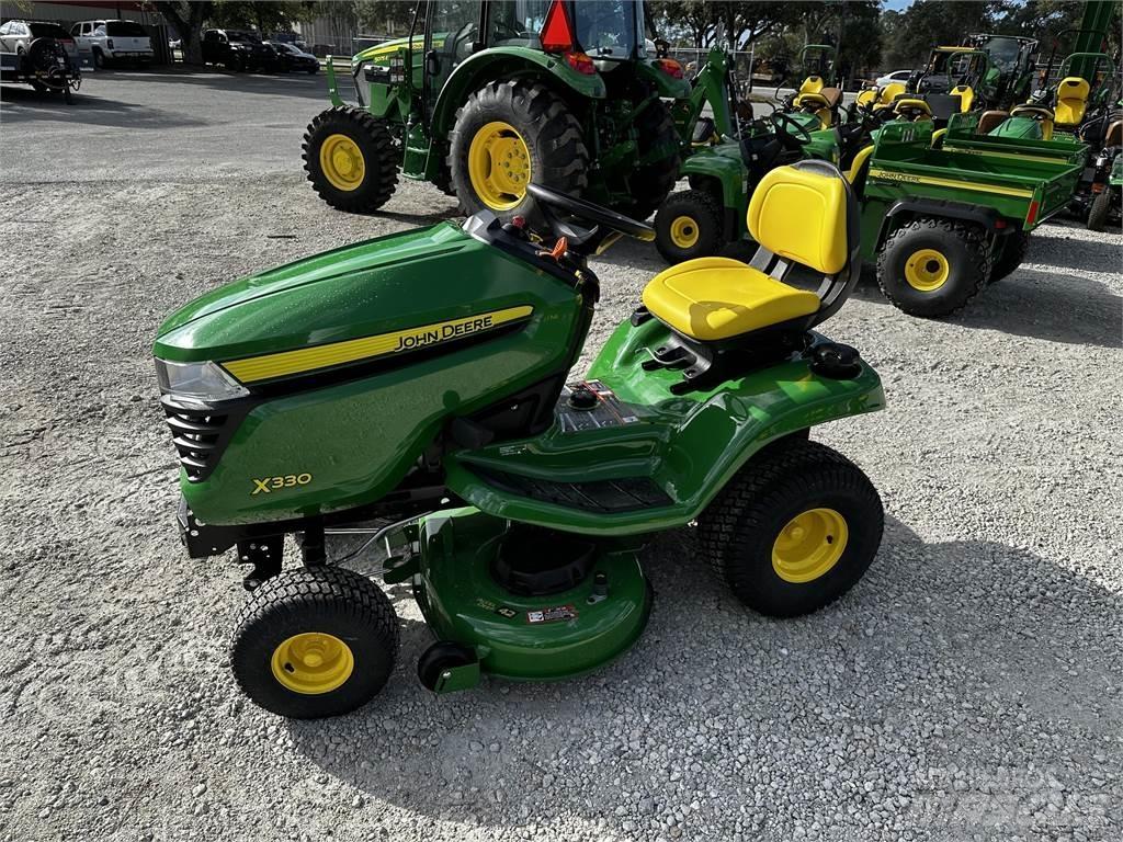 John Deere X330 Коммунальные тракторы