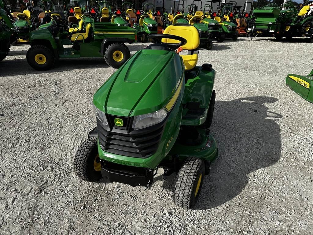 John Deere X330 Коммунальные тракторы