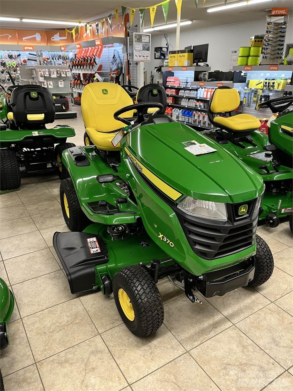 John Deere X370 Коммунальные тракторы