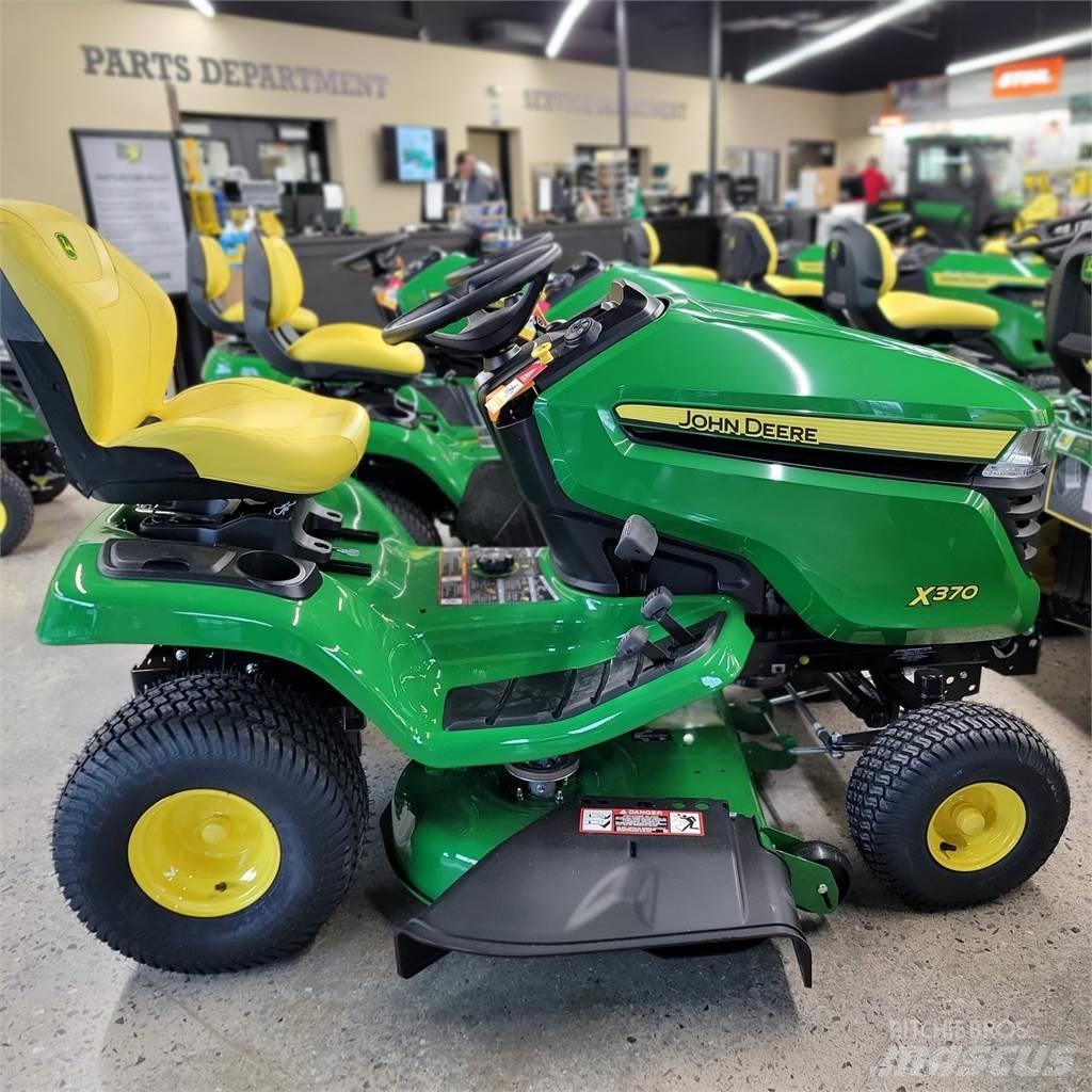 John Deere X370 Коммунальные тракторы