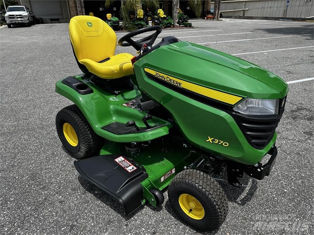 John Deere X370 Коммунальные тракторы