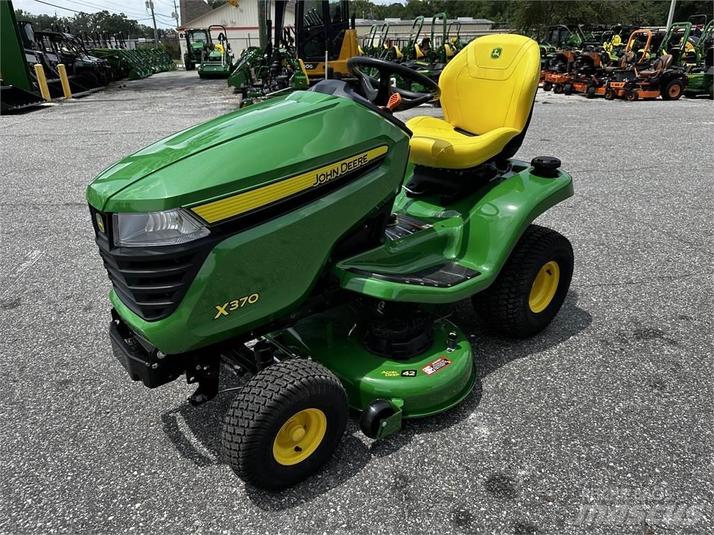 John Deere X370 Коммунальные тракторы
