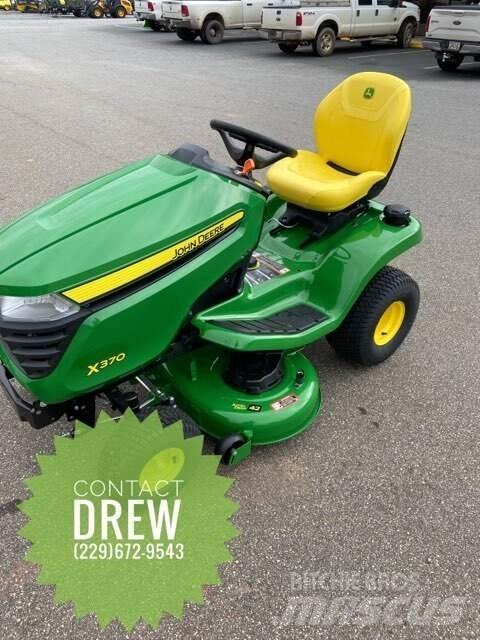 John Deere X370 Коммунальные тракторы