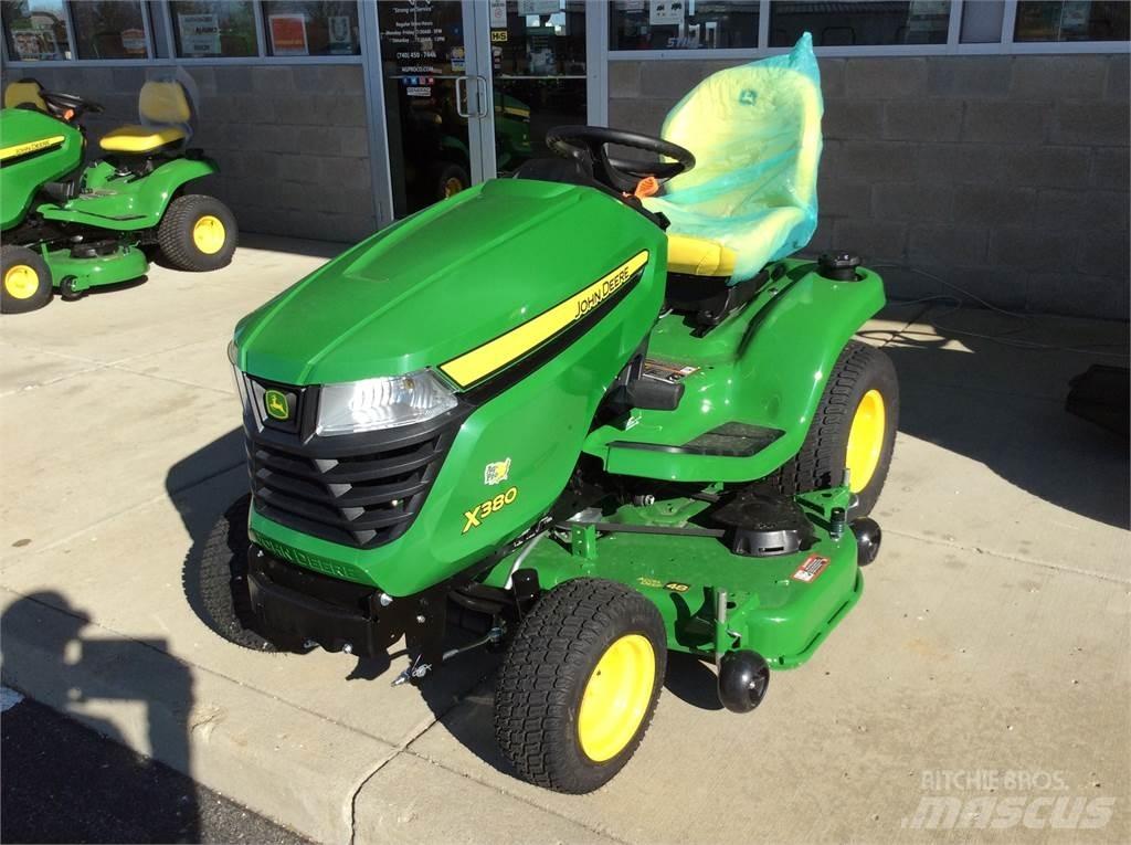 John Deere X380 Коммунальные тракторы