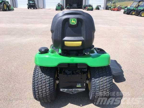 John Deere X380 Коммунальные тракторы