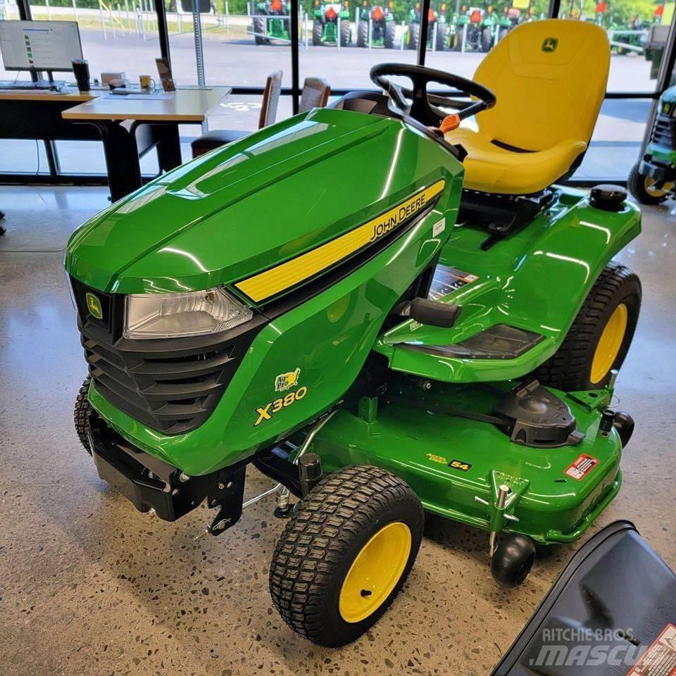 John Deere X380 Коммунальные тракторы