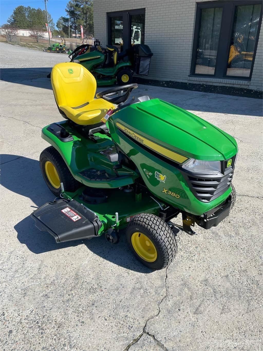 John Deere X380 Коммунальные тракторы