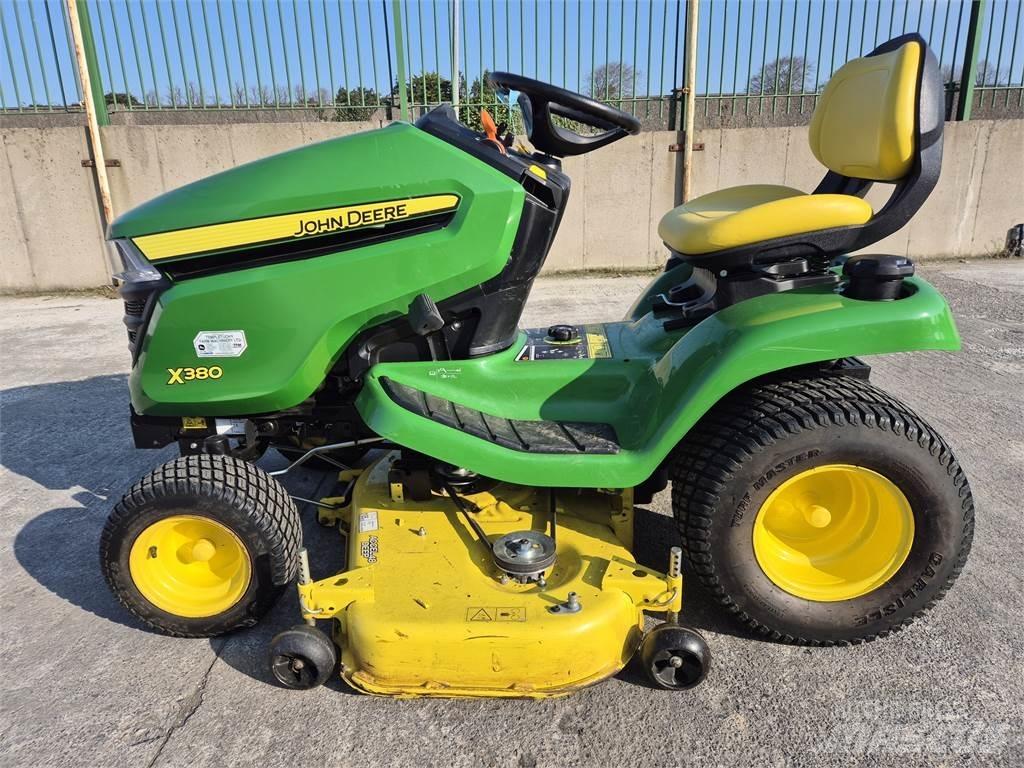 John Deere X380 Коммунальные тракторы