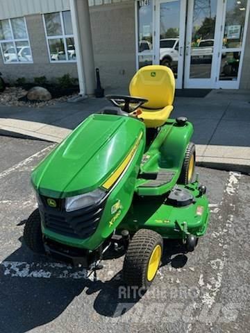 John Deere X380 Самоходные газонокосилки