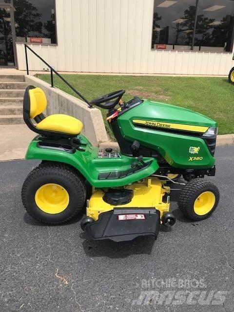 John Deere X380 Коммунальные тракторы