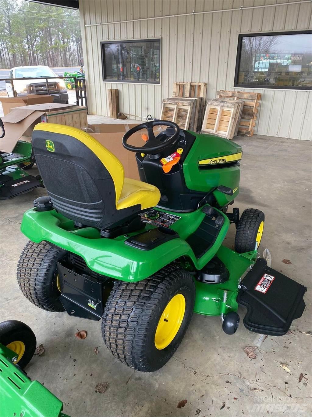 John Deere X380 Коммунальные тракторы
