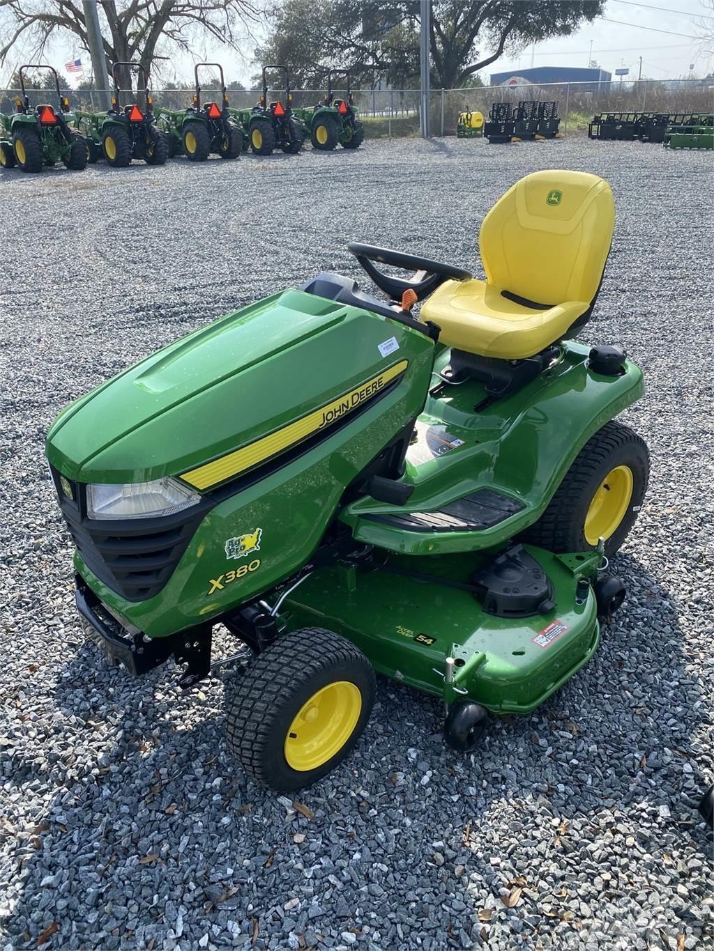 John Deere X380 Коммунальные тракторы