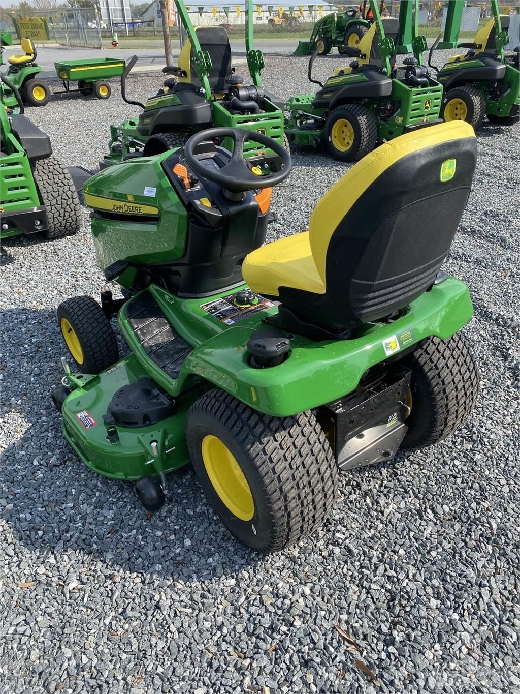 John Deere X380 Коммунальные тракторы