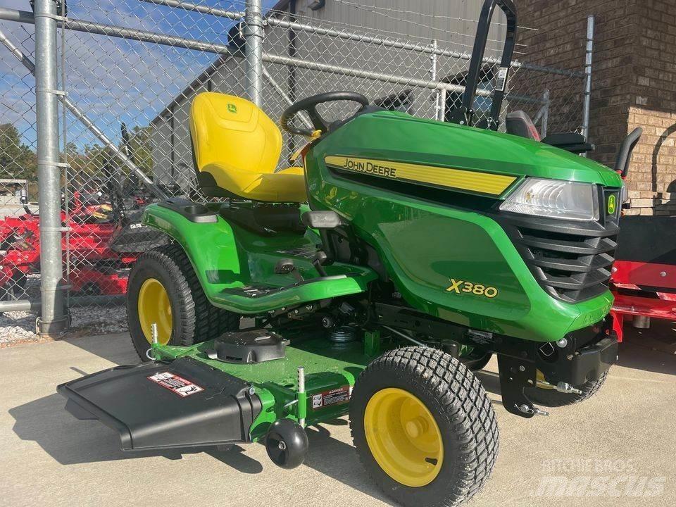 John Deere X380 Коммунальные тракторы